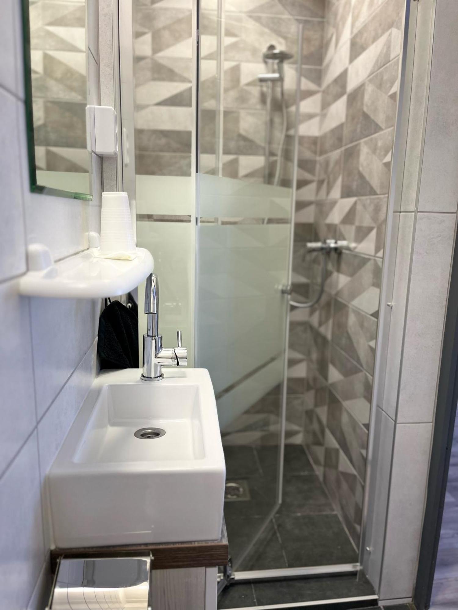 Centr00M Apartman Dunafoldvar Esterno foto